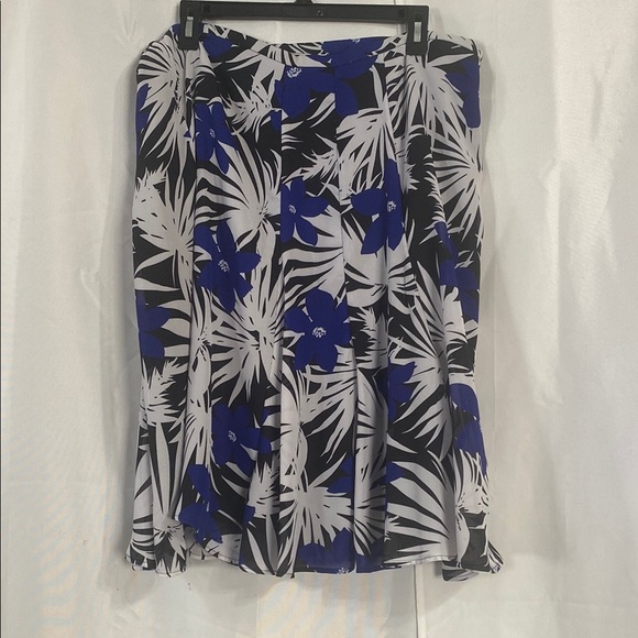 Blue and White Pleated Pencil Skirt Knee-Length Resort Wear - Picture 1 of 4